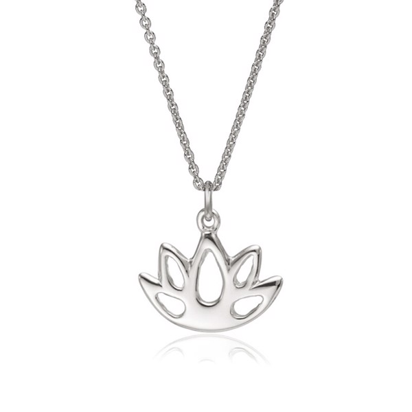 Smuk lotus vedhæng i sterling sølv fra Blicher Fuglsang med 42-45-50 cm justerbar kæde